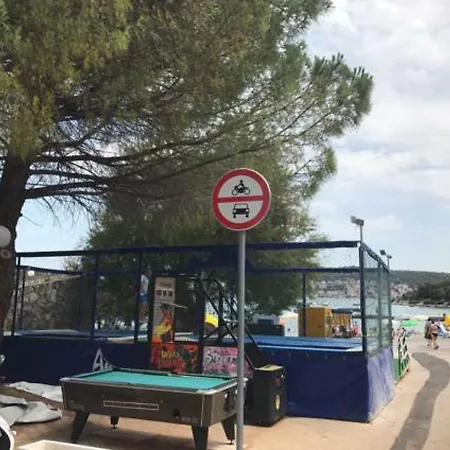 Mobile Blue Class Iv Holiday park Jezera