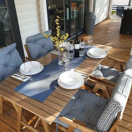 Mobile Blue Class Iv Holiday park