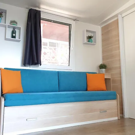 Mobile Blue Class Iv Holiday park Jezera